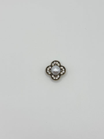 Vintage clover removable decorative charm, sold individually.